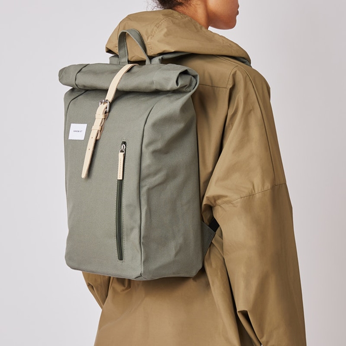 voor de helft Omleiding Tante Sandqvist Dante Backpack dusty green with natural leather | Travelbags.nl