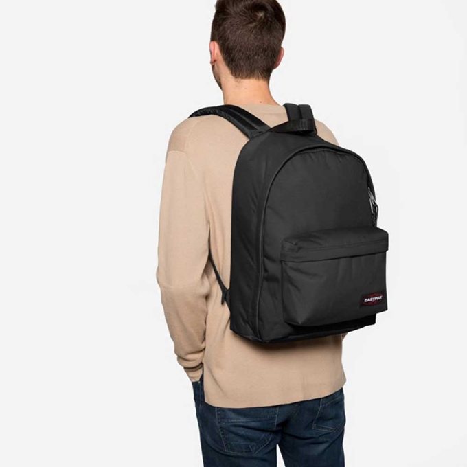 Eastpak Out camo Travelbags.nl