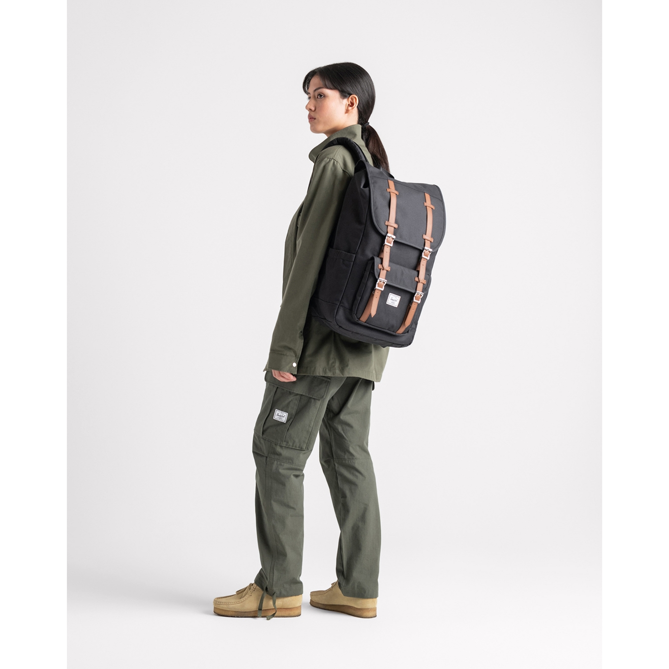 Herschel little america cheap carry on