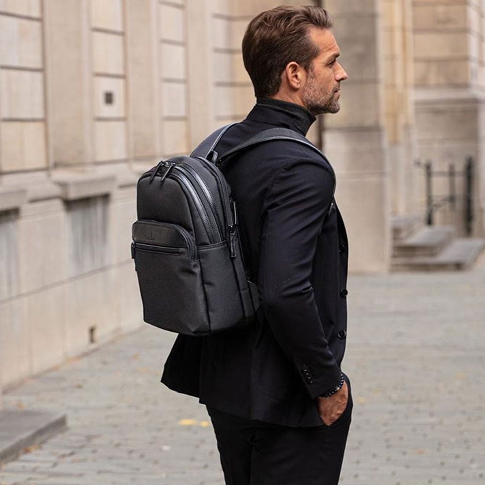 Verloren hart meest efficiënt Hoe kies je de juiste laptoprugzak? We leggen het je uit | Travelbags |  Travelbags.nl